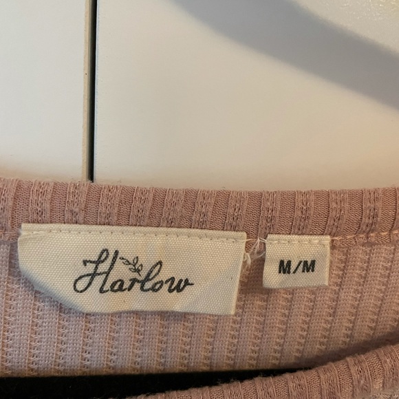 💃🏻3/$35 Adorable Pink T-shirt - Picture 2 of 2